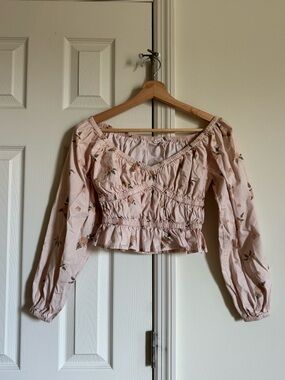 🌷FLATTERING FLORAL LONG SLEEVE CROP TOP🌷